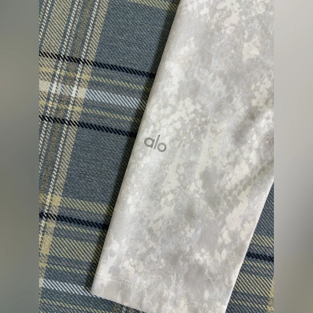 ALO Yoga **product description
